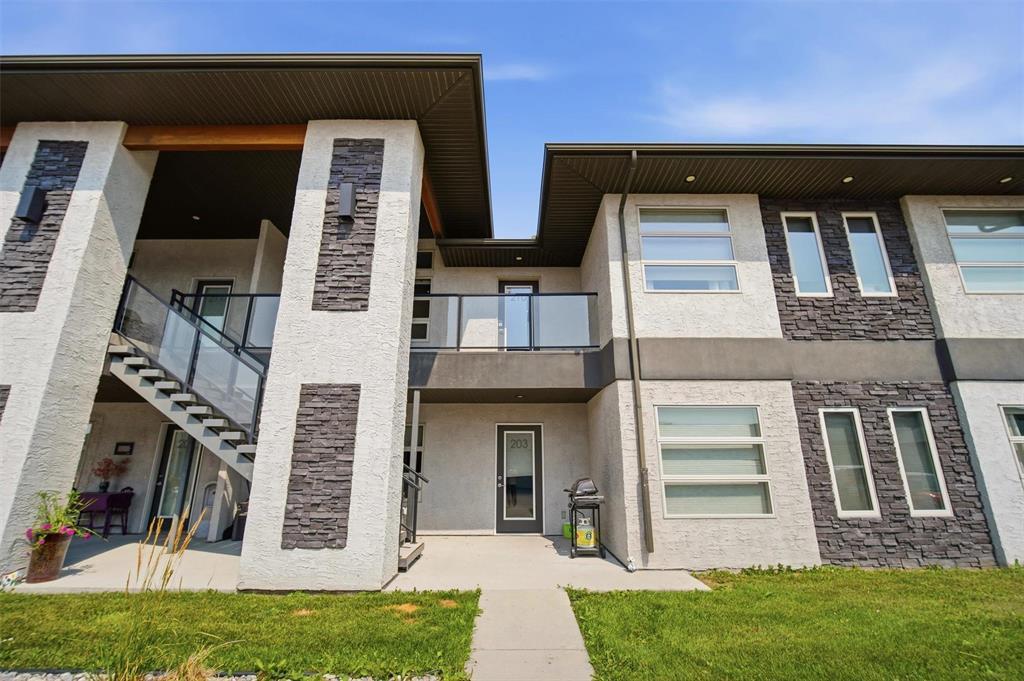 210 1228 Old PTH 59 Highway, Ile Des Chenes, Manitoba