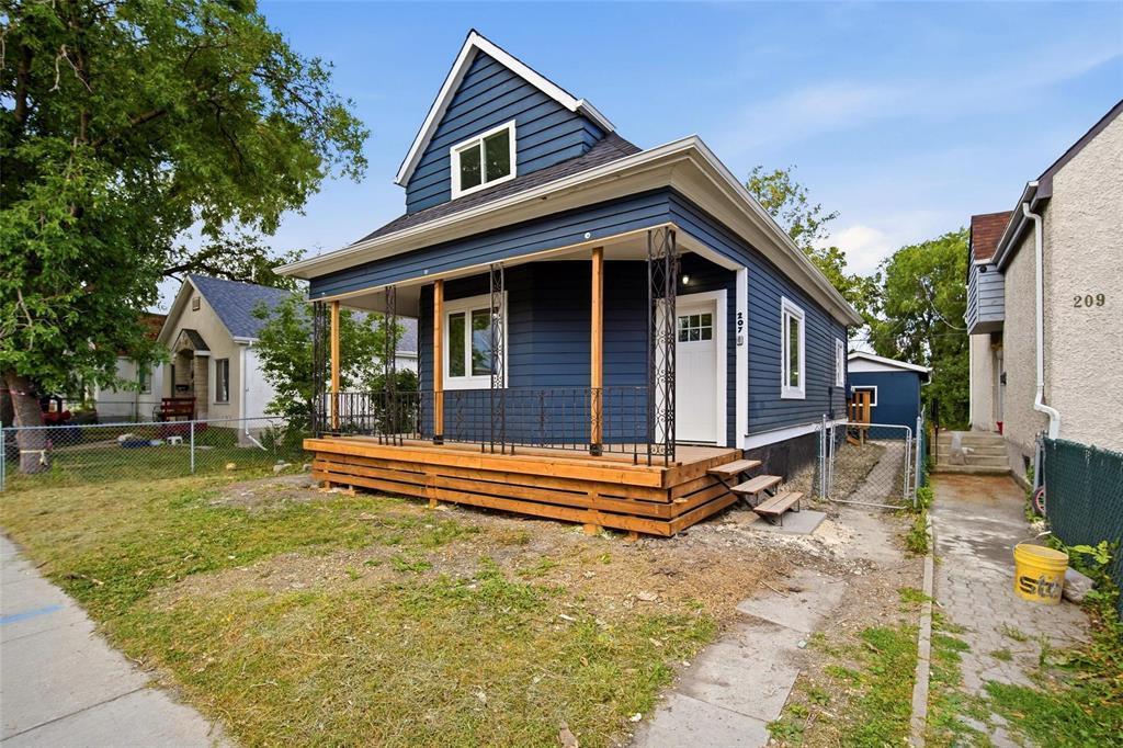 207 Harbison Avenue, Winnipeg, Manitoba